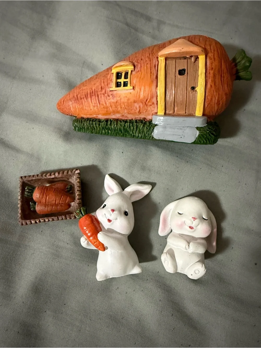 Small Decorative Carrot House and Bunny Figurine Set - White and Orange